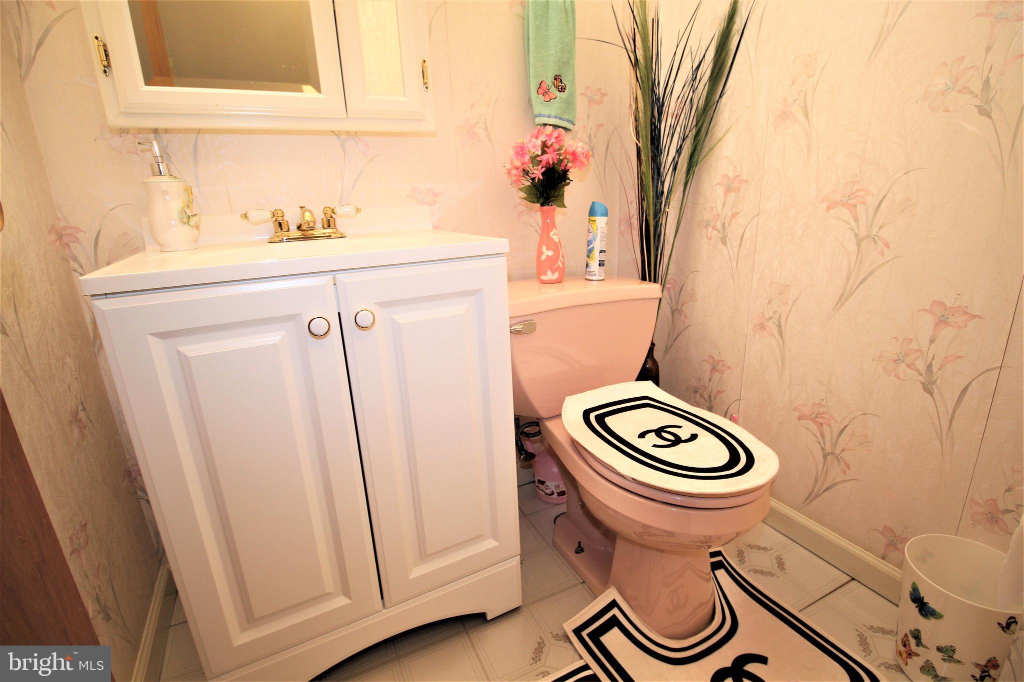 12117 Covert Road Philadelphia, PA 19154 - Photo 13 of 24 Powder room