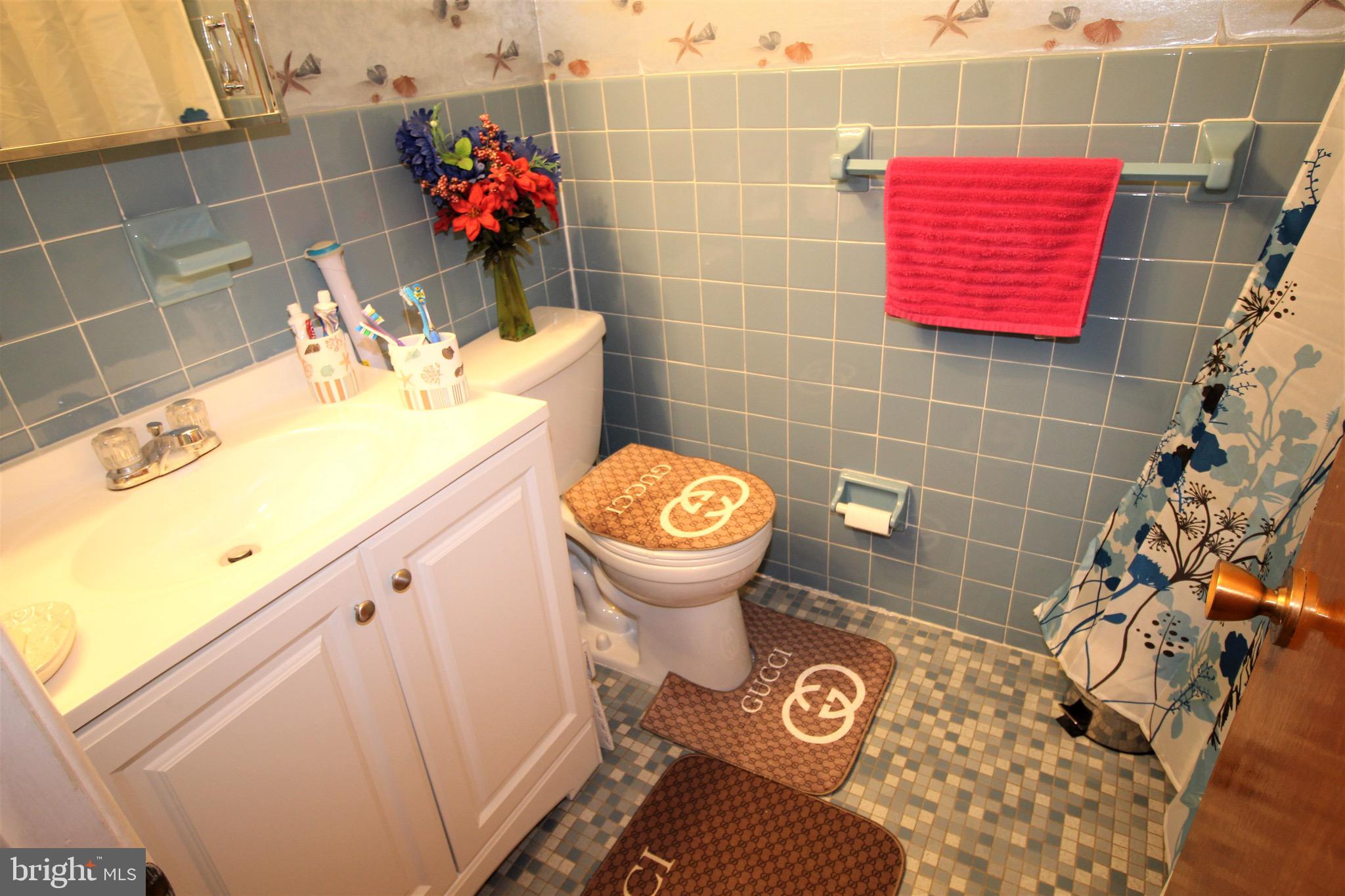 12117 Covert Road Philadelphia, PA 19154 - Photo 17 of 24 2nd bathroom