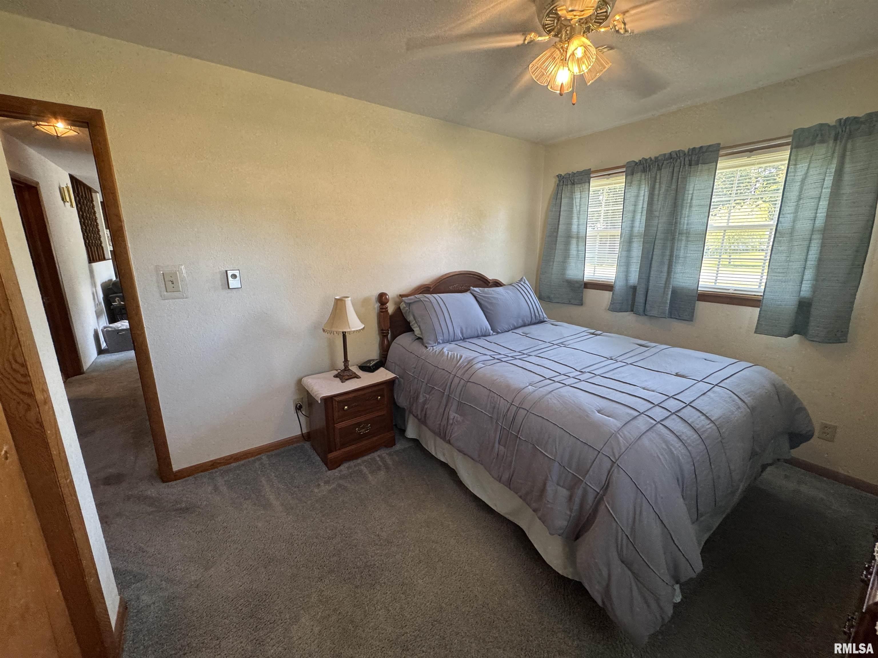 960 Barbee Avenue Louisville, IL 62858 - Photo 14 of 51