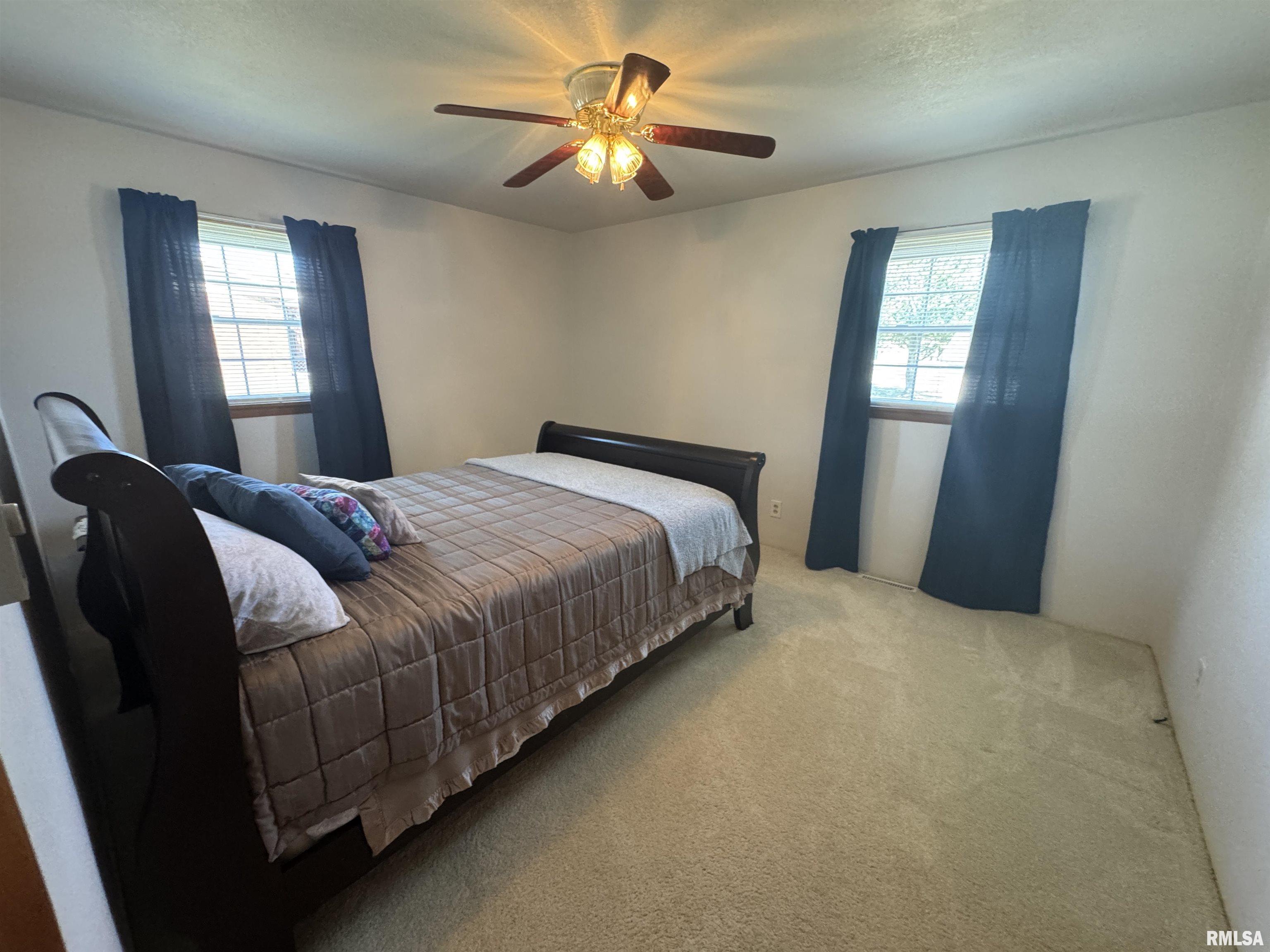 960 Barbee Avenue Louisville, IL 62858 - Photo 16 of 51