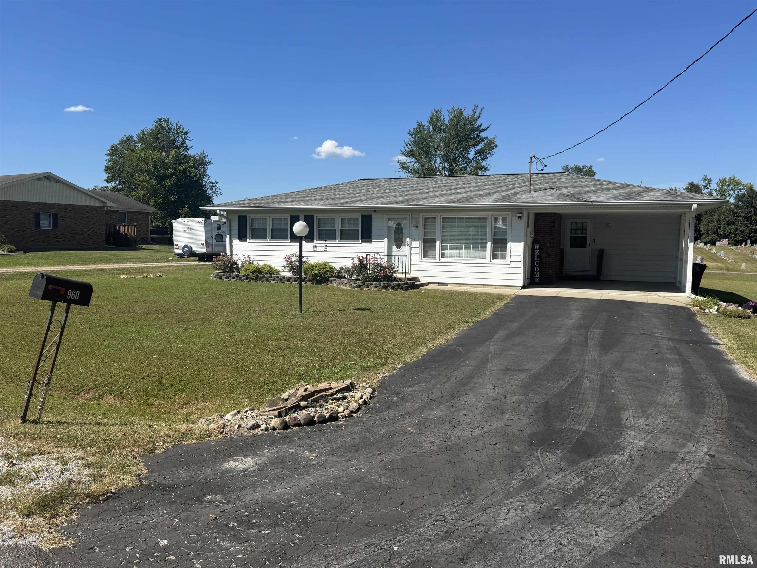 960 Barbee Avenue Louisville, IL 62858 - Photo 2 of 51