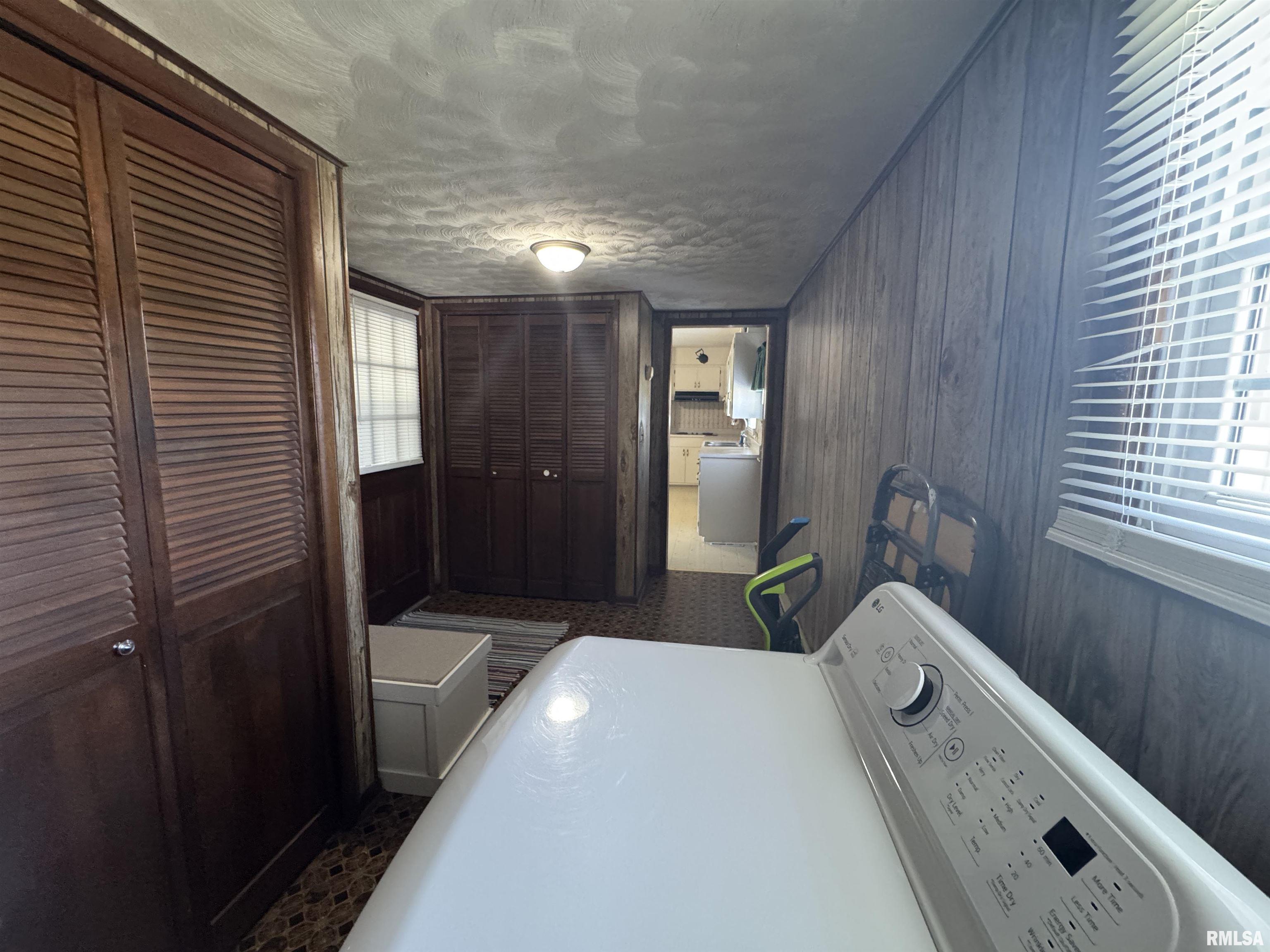 960 Barbee Avenue Louisville, IL 62858 - Photo 26 of 51