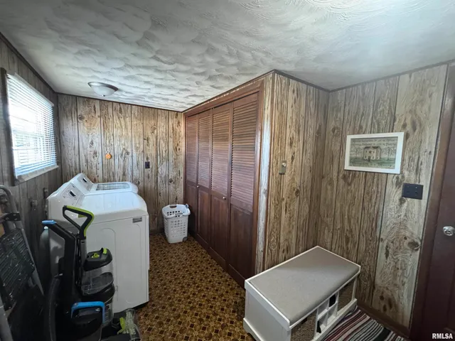 $120,000 | 960 Barbee Avenue, Louisville, IL 62858