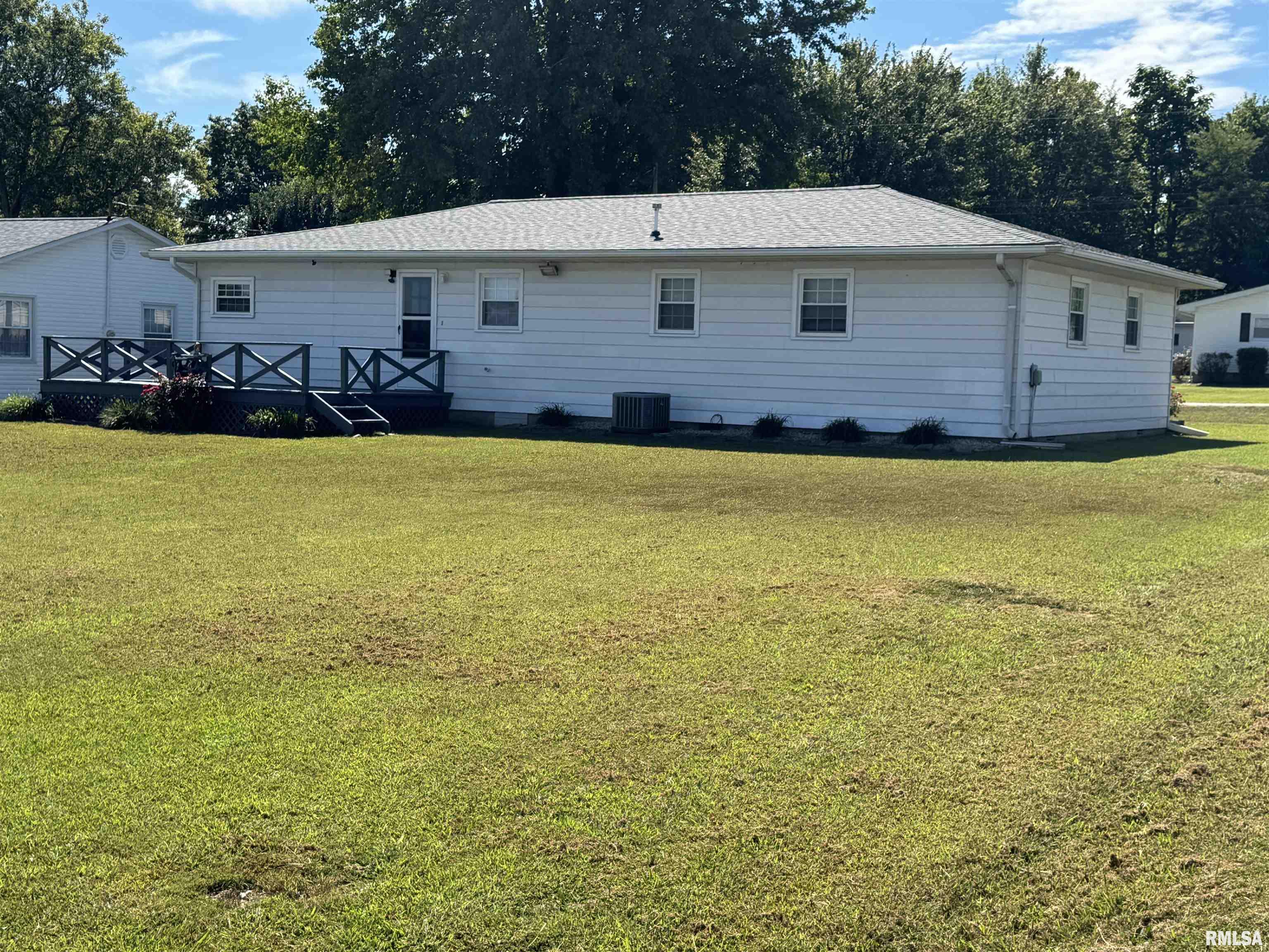 960 Barbee Avenue Louisville, IL 62858 - Photo 30 of 51