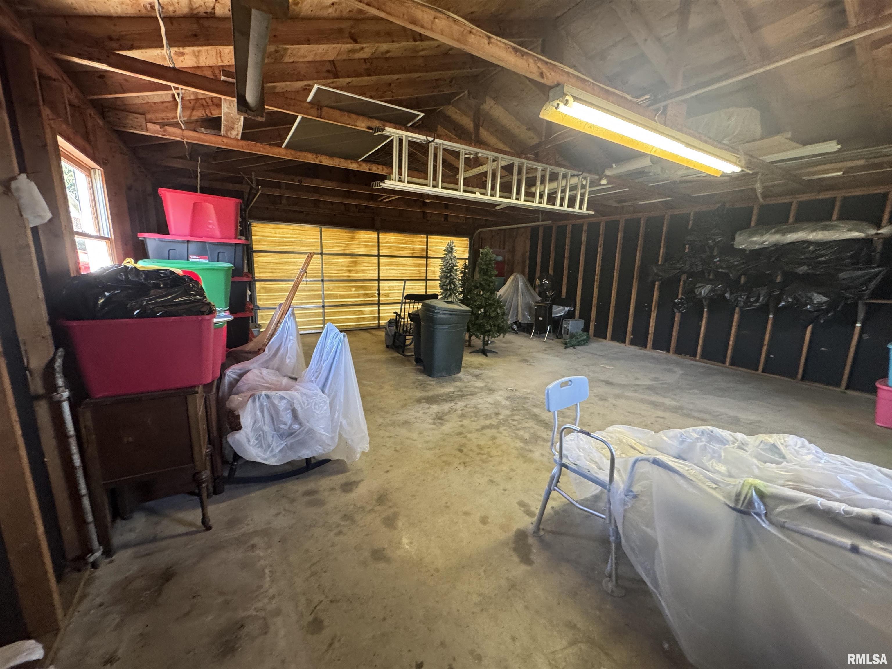 960 Barbee Avenue Louisville, IL 62858 - Photo 31 of 51