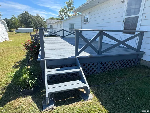 $120,000 | 960 Barbee Avenue, Louisville, IL 62858