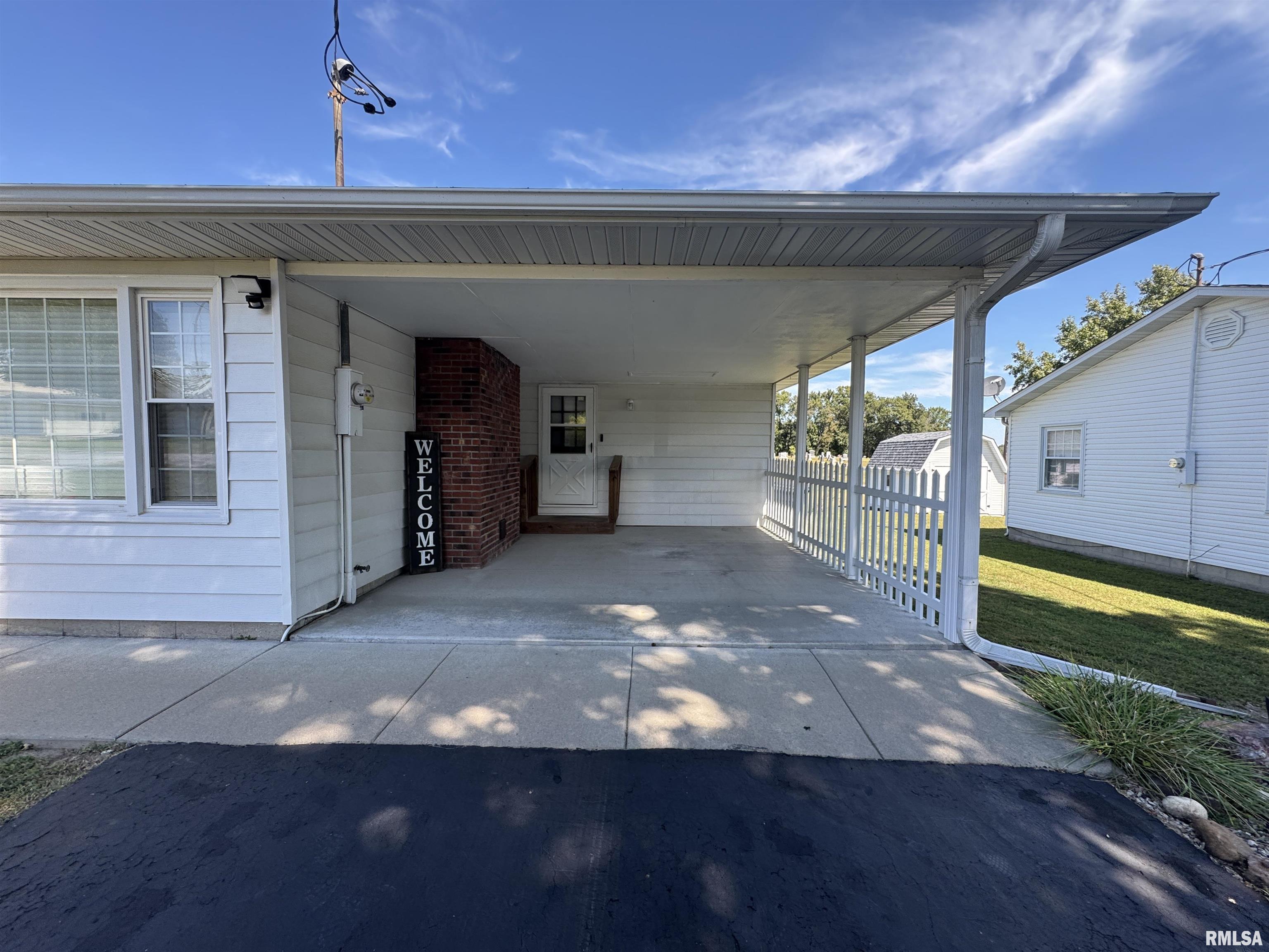 960 Barbee Avenue Louisville, IL 62858 - Photo 41 of 51