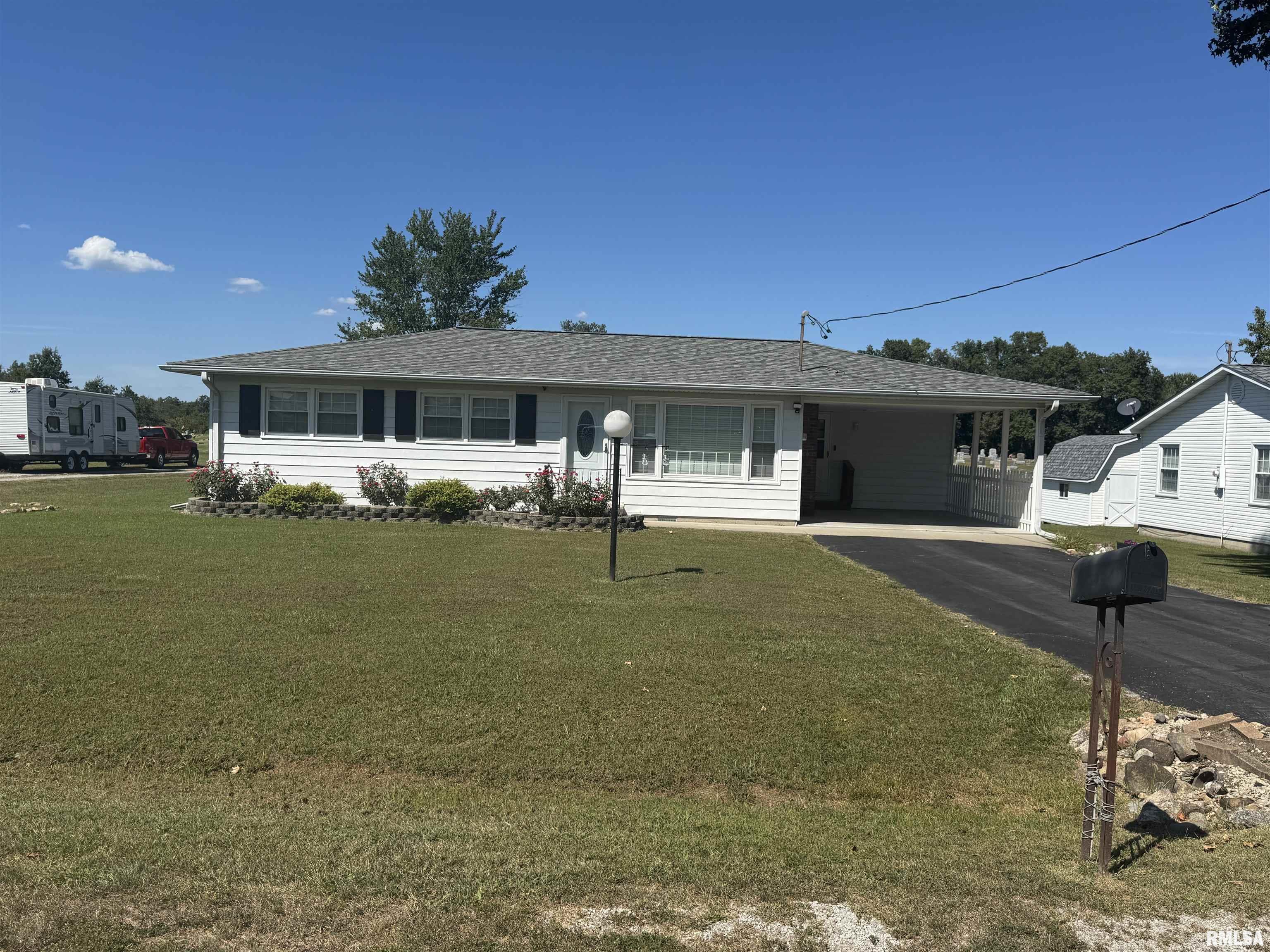 960 Barbee Avenue Louisville, IL 62858 - Photo 42 of 51