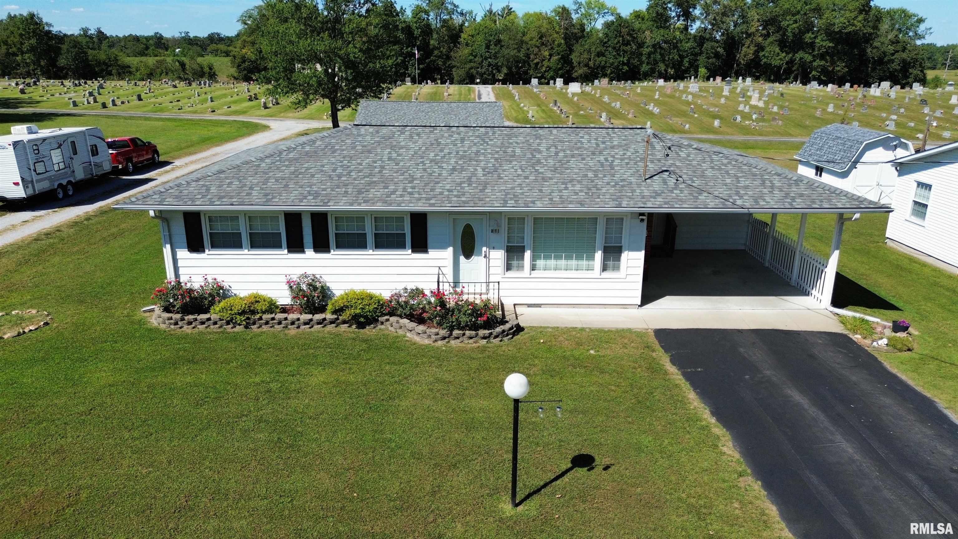 960 Barbee Avenue Louisville, IL 62858 - Photo 47 of 51