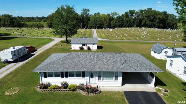 $120,000 | 960 Barbee Avenue, Louisville, IL 62858