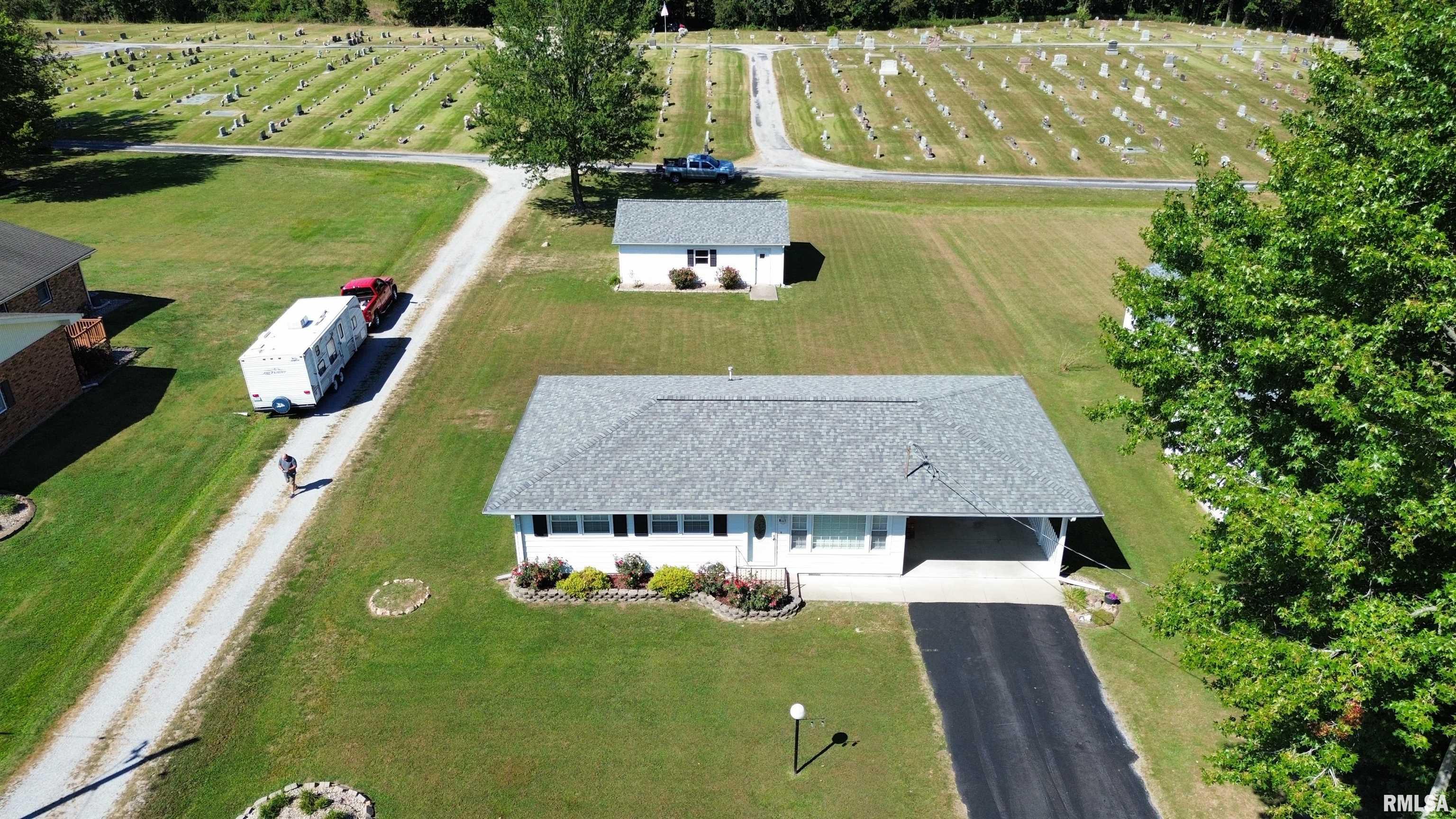 960 Barbee Avenue Louisville, IL 62858 - Photo 49 of 51