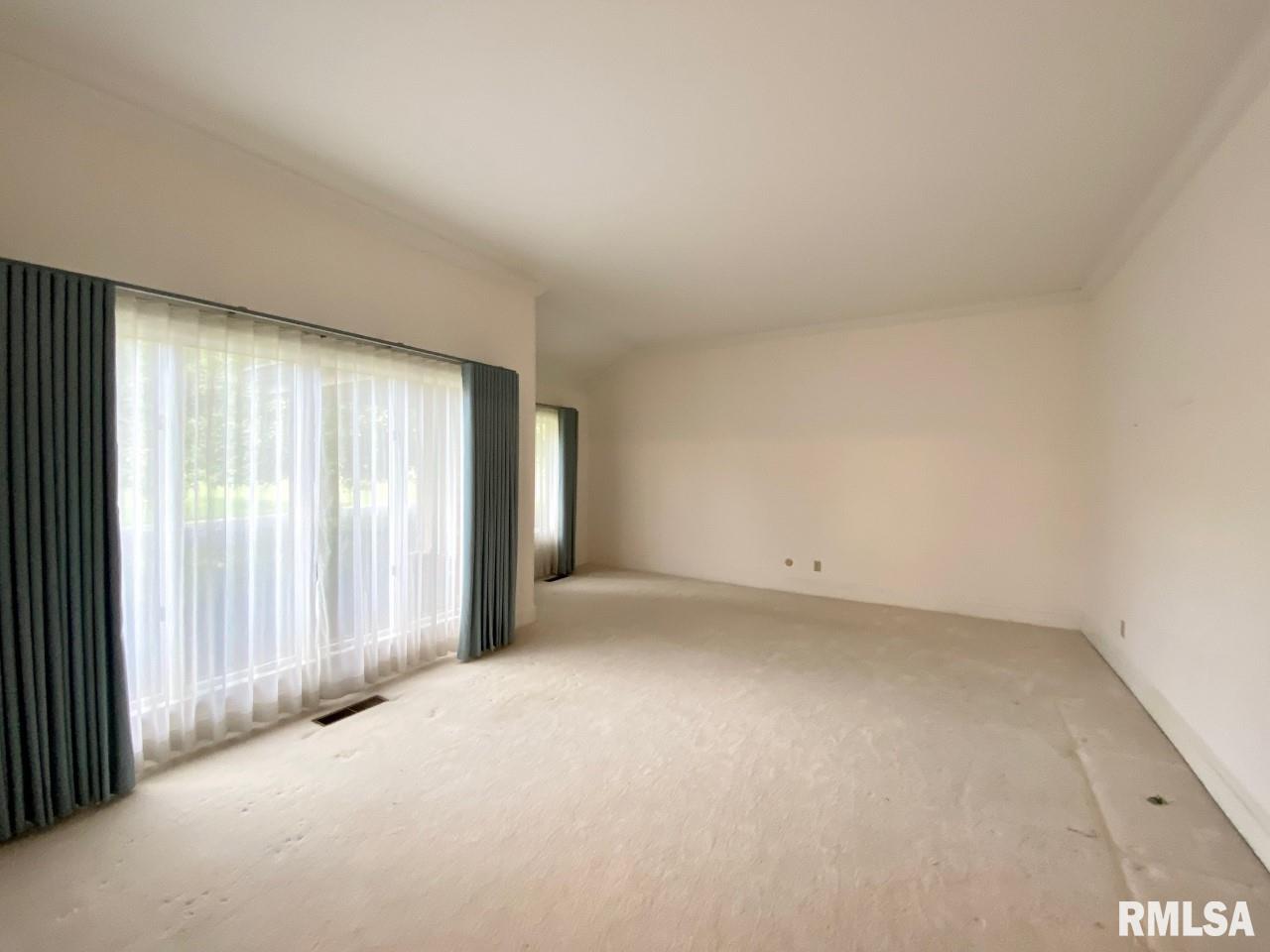 524 West Wolf Road Peoria, IL 61614 - Photo 15 of 34 Gallery Image 15