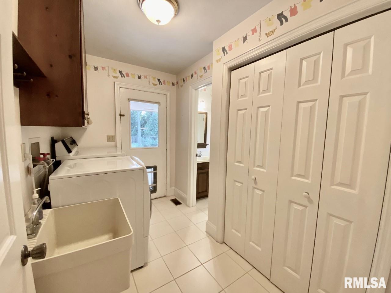 524 West Wolf Road Peoria, IL 61614 - Photo 16 of 34 Gallery Image 16