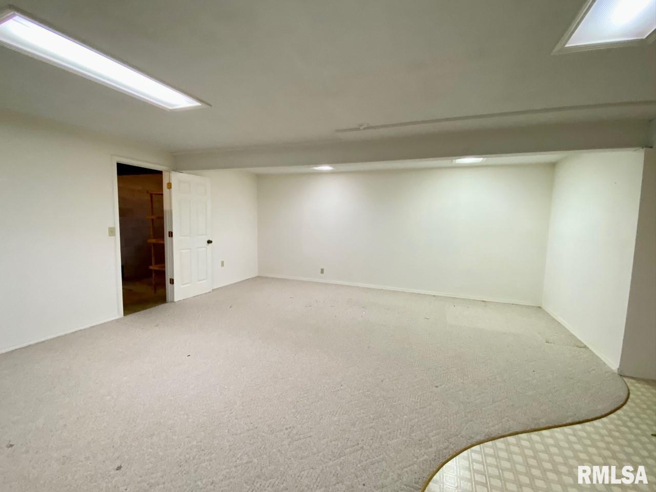 524 West Wolf Road Peoria, IL 61614 - Photo 29 of 34 Gallery Image 29