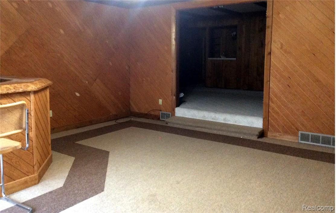 9105 Beecher Road Flushing, MI 48433 - Photo 15 of 22 rec to family room copy.jpg