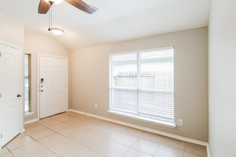 24227 Silver Maple Drive Houston, TX 77336 - Photo 8 of 16