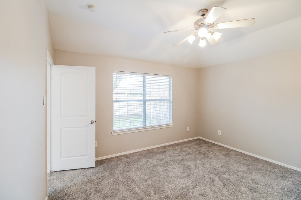 24227 Silver Maple Drive Houston, TX 77336 - Photo 9 of 16