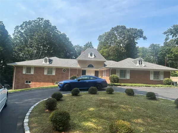 $2,900 | 40 Maplewood Drive, Northport, NY 11768