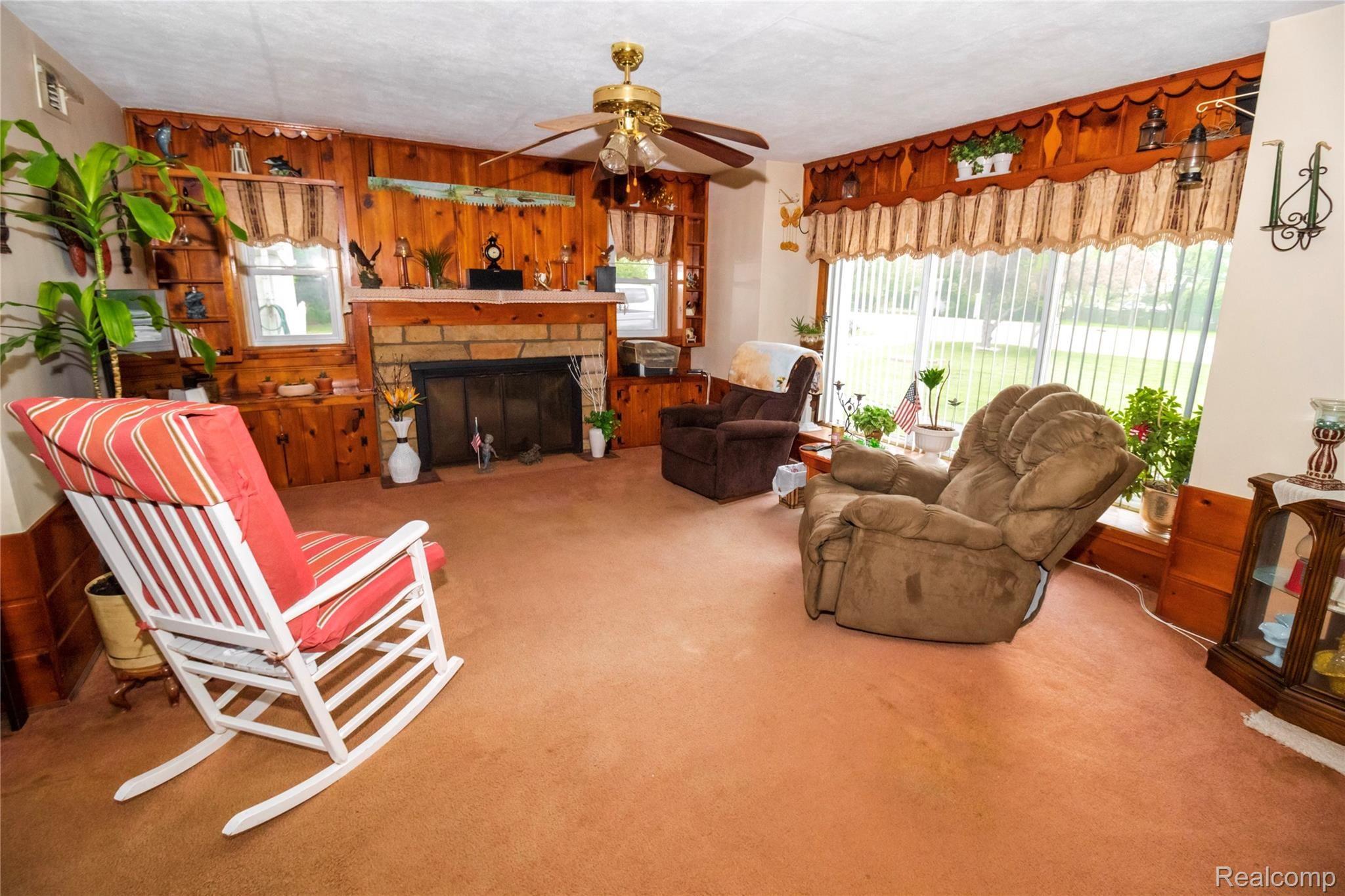 3026 West Oregon Road Lapeer, MI 48446 - Photo 5 of 31 Living Room.jpg