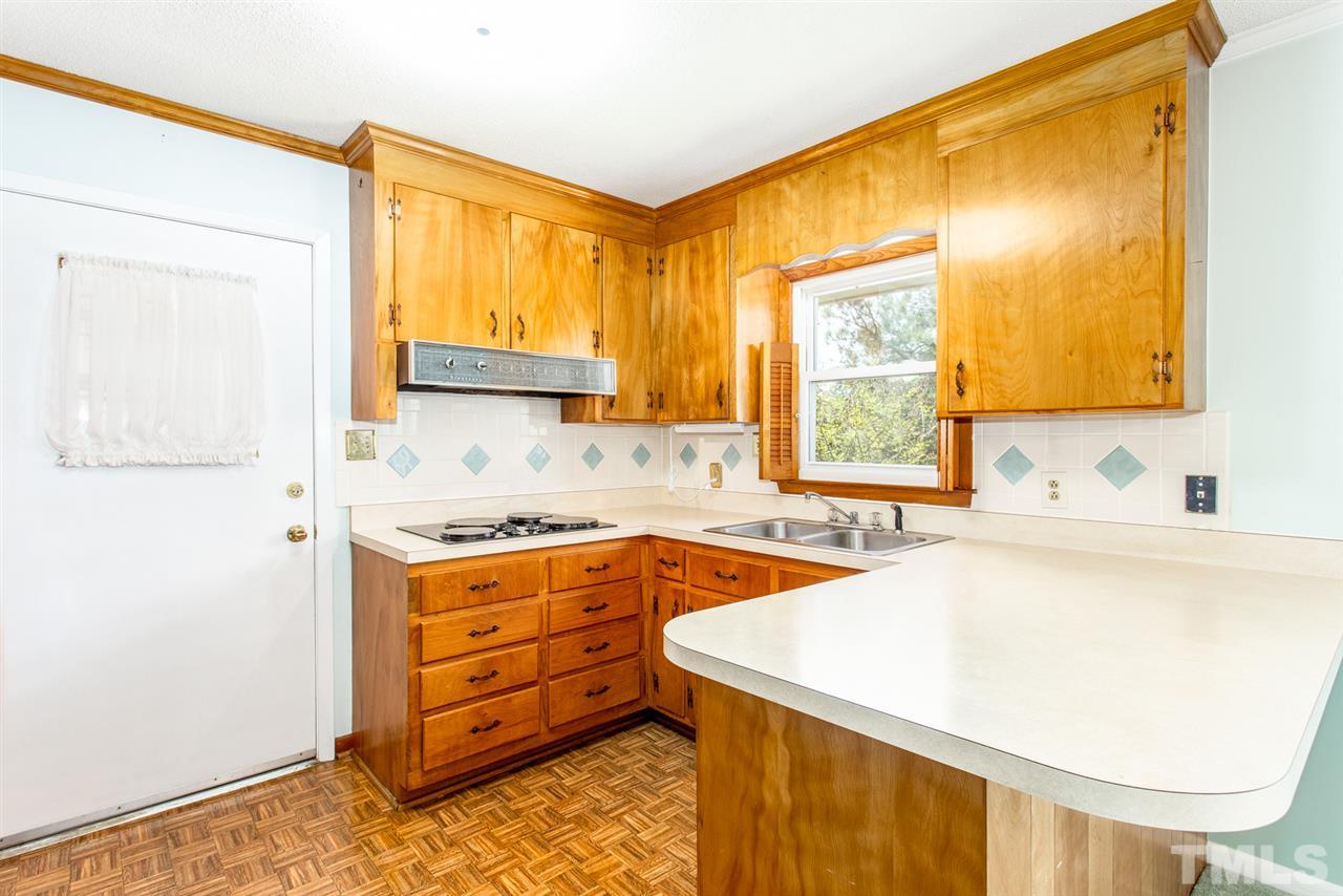 1421 North King Charles Road Raleigh, NC 27610 - Photo 8 of 29