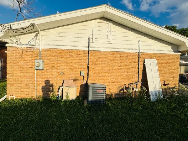 $2,500 | 4901 Timber Lane, Rosenberg, TX 77471