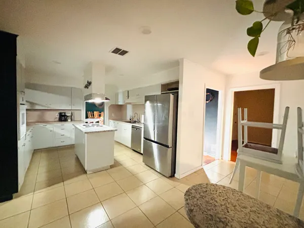 $2,500 | 4901 Timber Lane, Rosenberg, TX 77471