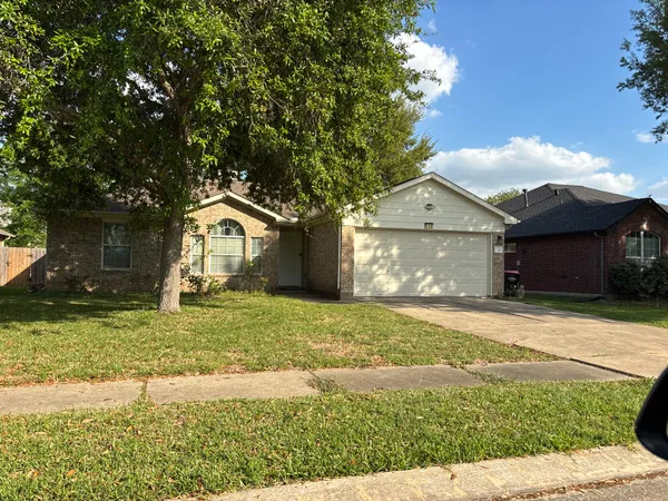 $2,500 | 4901 Timber Lane, Rosenberg, TX 77471