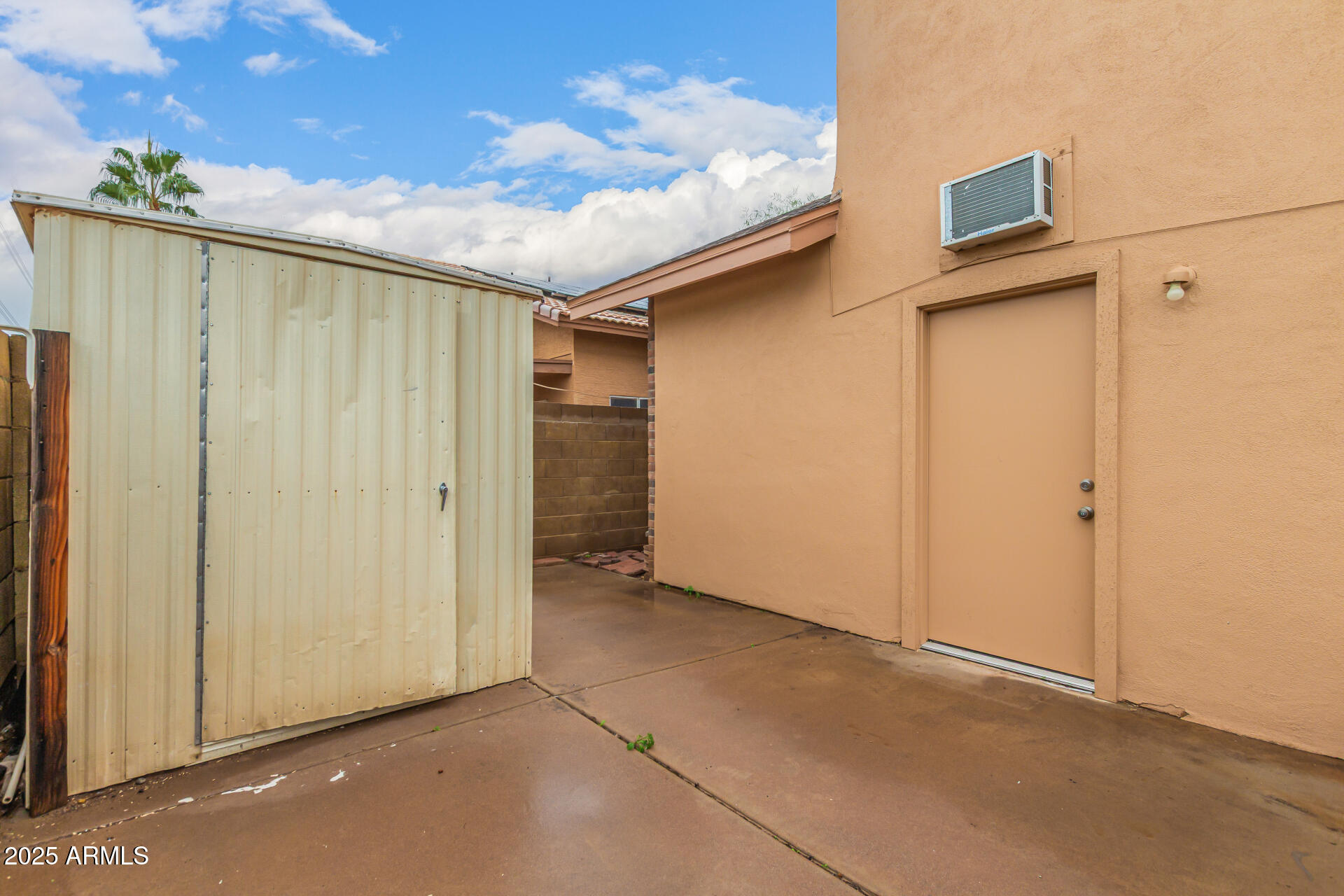 1132 East Hearne Way Gilbert, AZ 85234 - Photo 31 of 32 a view of a garage