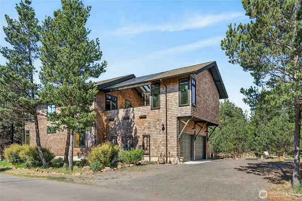 $1,250,000 | 306 6th Street Northwest, Long Beach, WA 98631