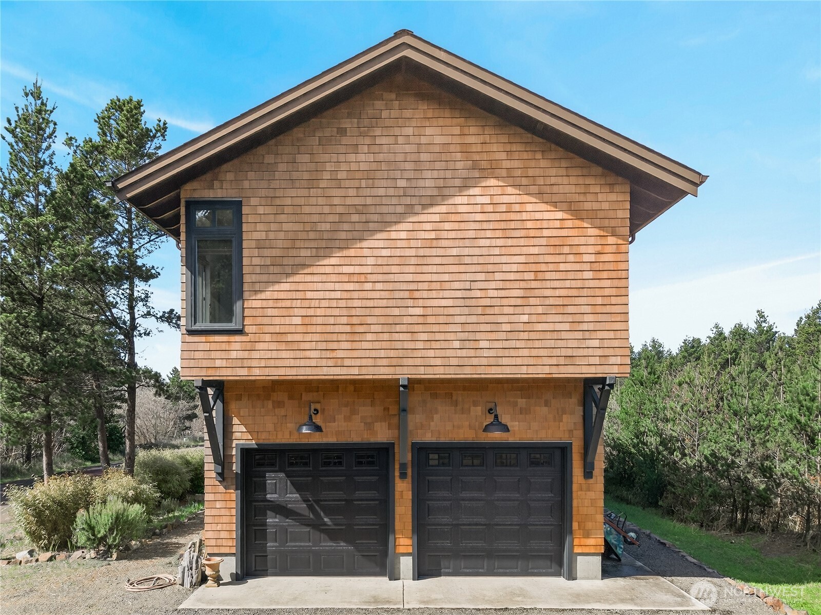 306 6th Street Northwest Long Beach, WA 98631 - Photo 3 of 40