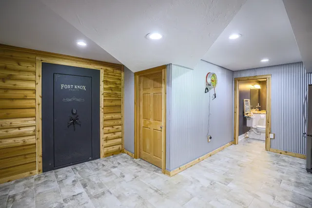 $2,495,000 | 9434 84th Street Southeast, Alto, MI 49302