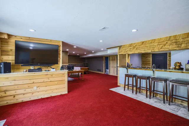 $2,495,000 | 9434 84th Street Southeast, Alto, MI 49302