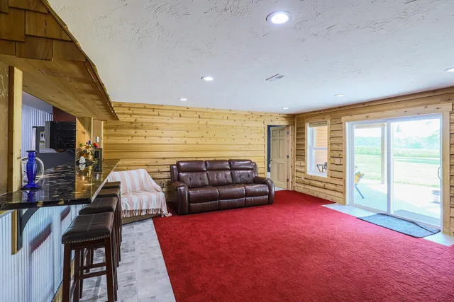 $2,495,000 | 9434 84th Street Southeast, Alto, MI 49302