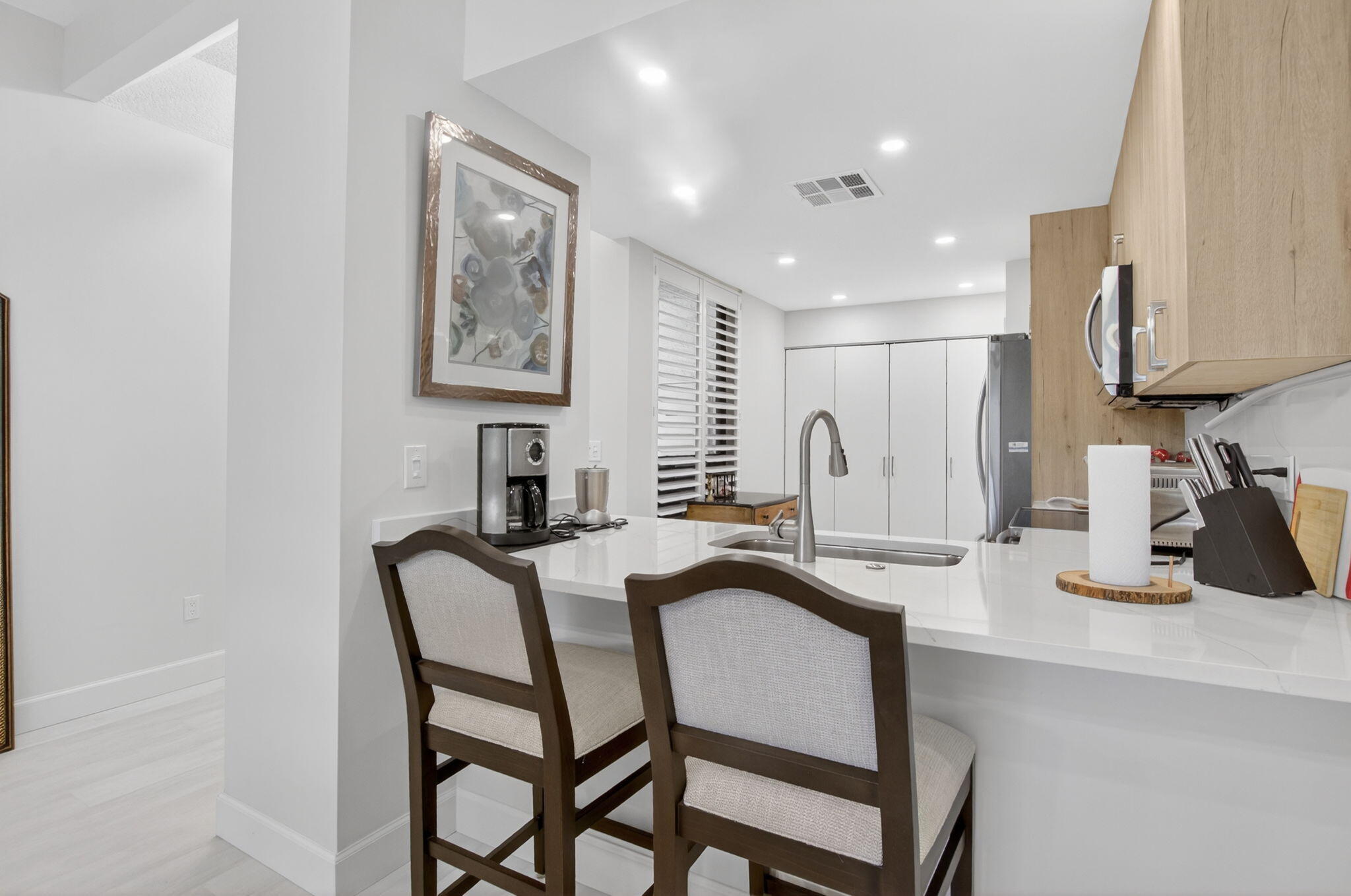 7460 La Paz Boulevard, Unit 204 Boca Raton, FL 33433 - Photo 11 of 30 kitchen