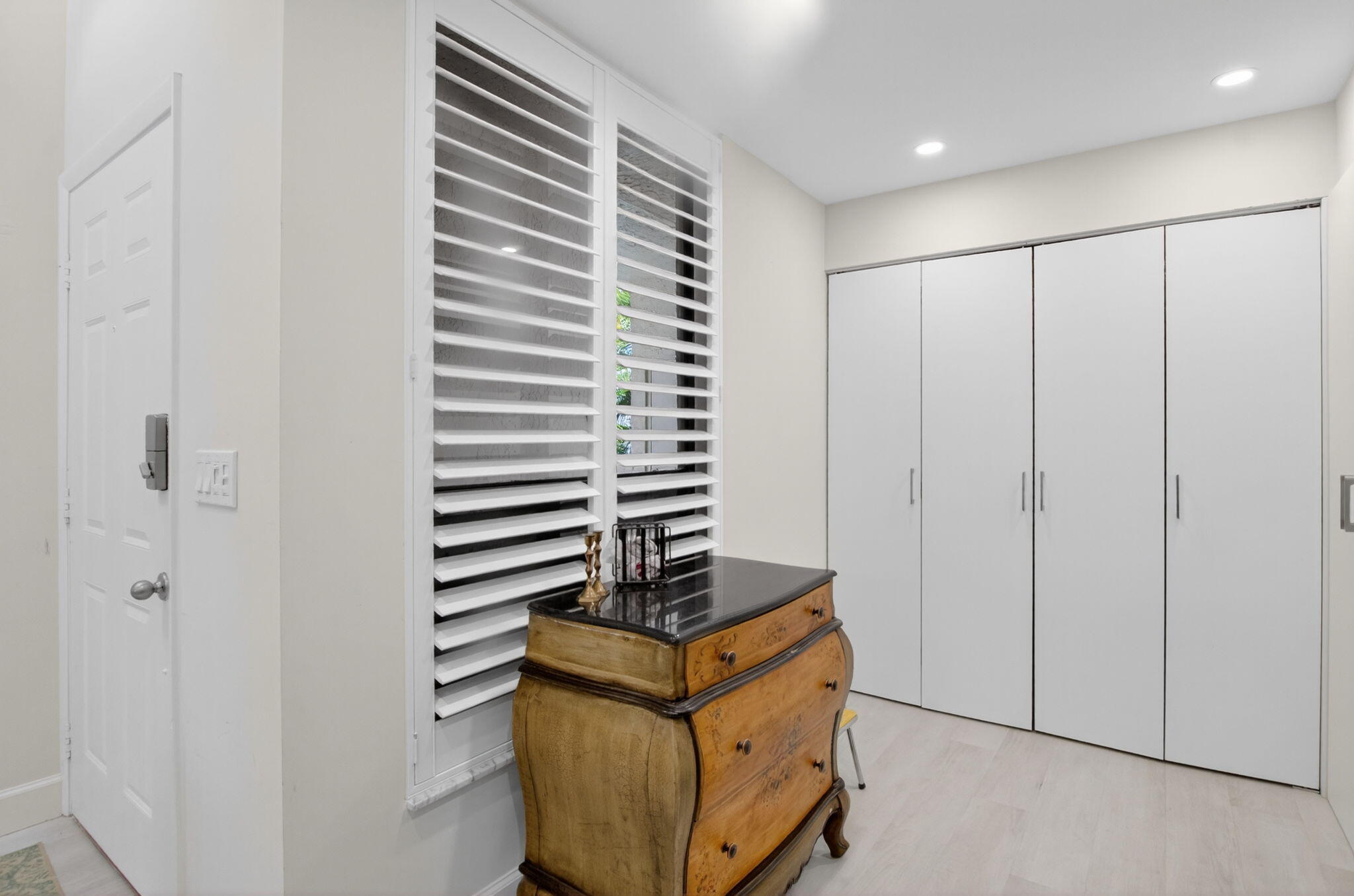 7460 La Paz Boulevard, Unit 204 Boca Raton, FL 33433 - Photo 12 of 30 kitchen