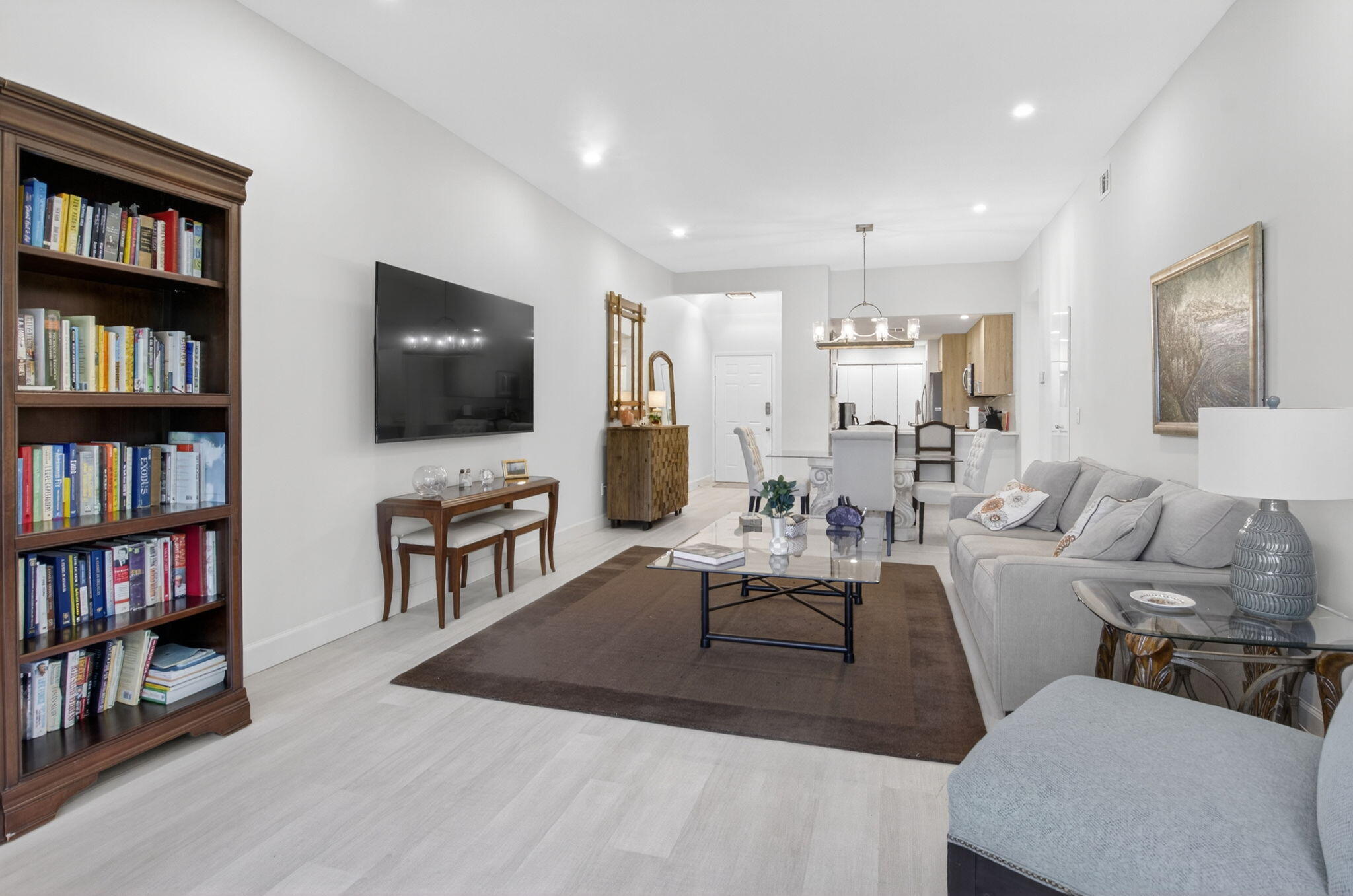 7460 La Paz Boulevard, Unit 204 Boca Raton, FL 33433 - Photo 6 of 30 living room