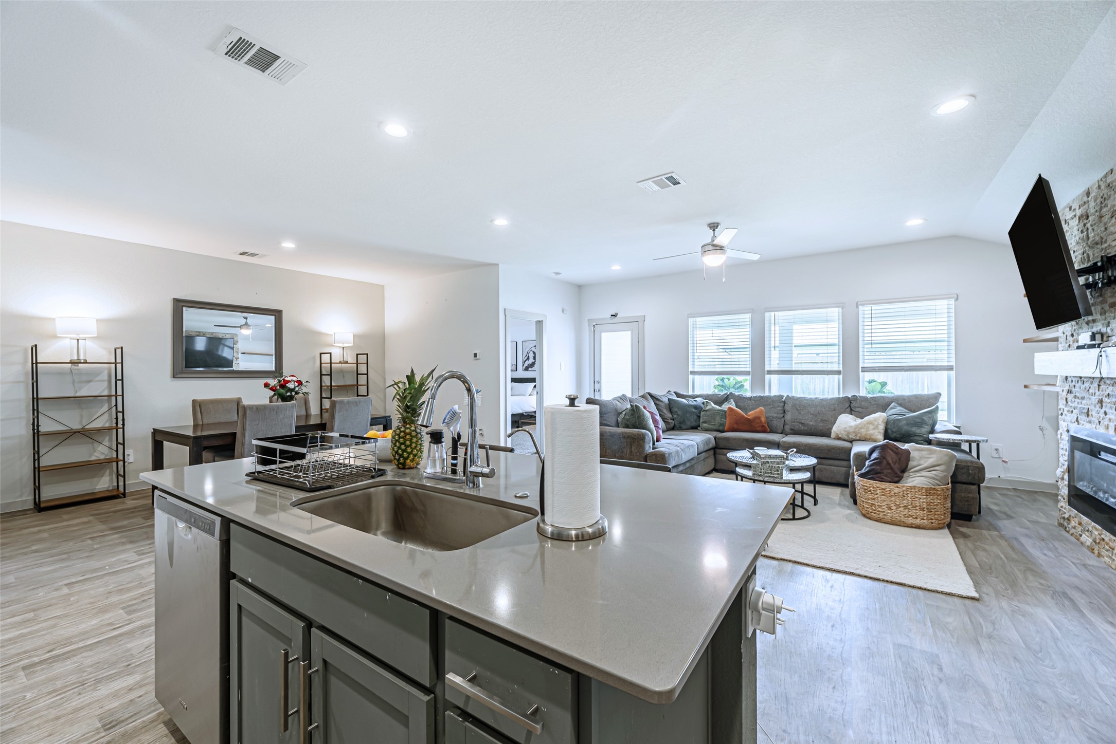 246 Dusty Bridle Lane Rosharon, TX 77583 - Photo 13 of 43