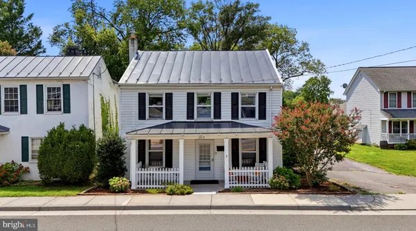 $2,500 | 203 West Main Street, Berryville, VA 22611