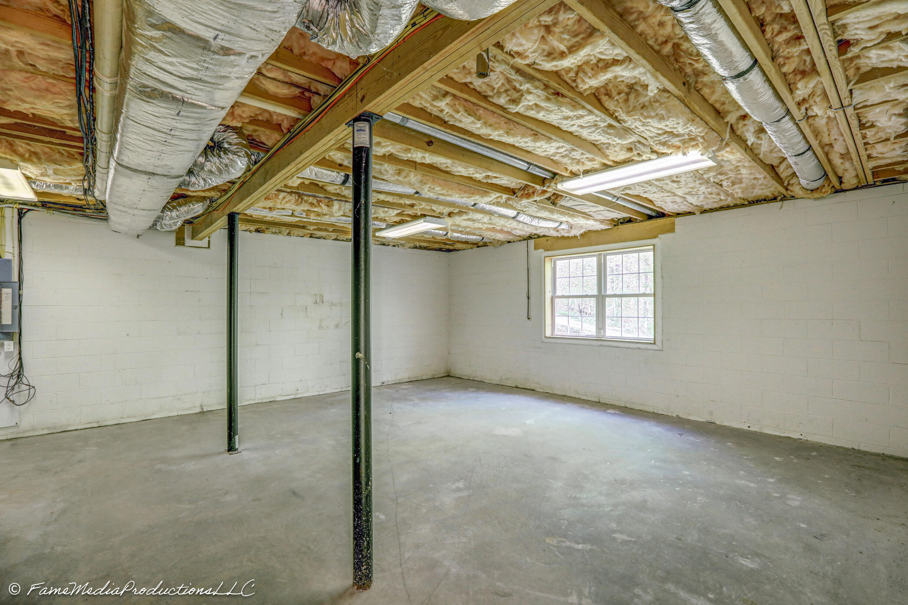 297 Lakeshore Road Bluff City, TN 37618 - Photo 54 of 65 B42A5826_27_28_29_30