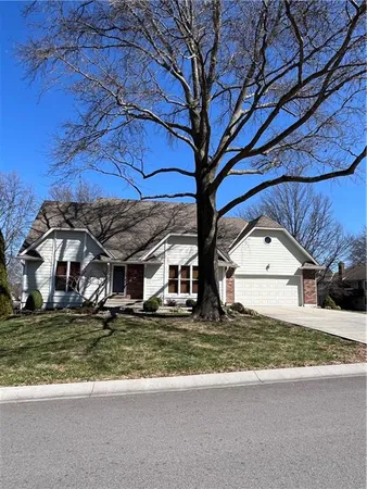 $438,000 | 2224 Northwest Summerfield Drive, Lee's Summit, MO 64081