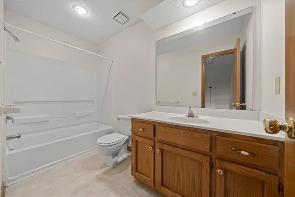 $415,000 | 2224 Northwest Summerfield Drive, Lee's Summit, MO 64081