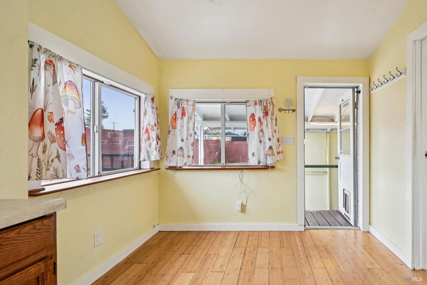 1127 Cleveland Avenue Santa Rosa, CA 95401 - Photo 19 of 35