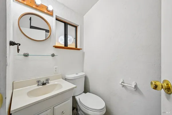 $470,000 | 1127 Cleveland Avenue, Santa Rosa, CA 95401