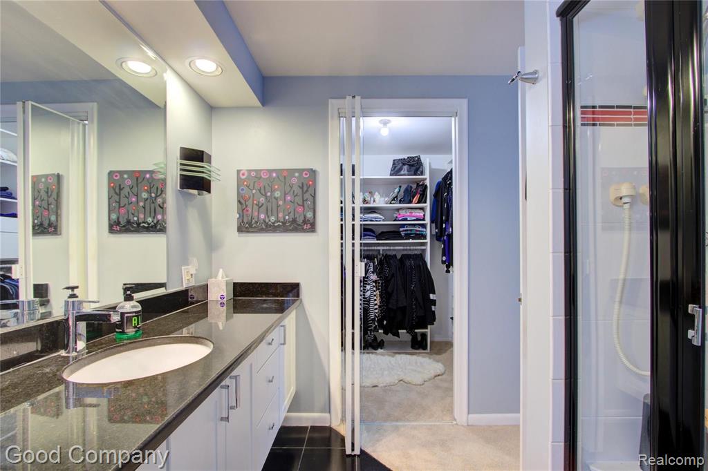 35190 Spring Hill Road Farmington Hills, MI 48331 - Photo 37 of 53