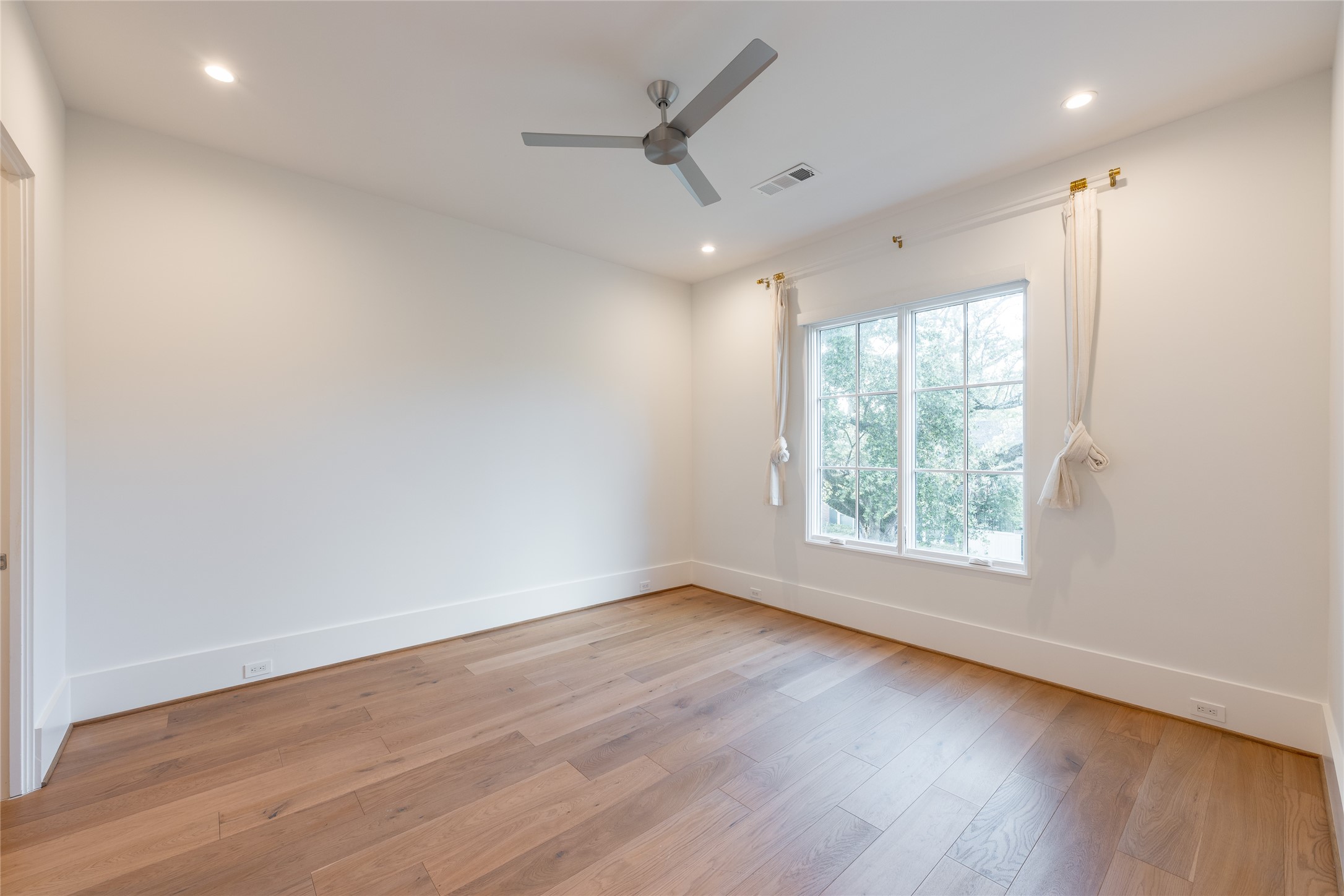 2817 Albans Road Houston, TX 77005 - Photo 41 of 49