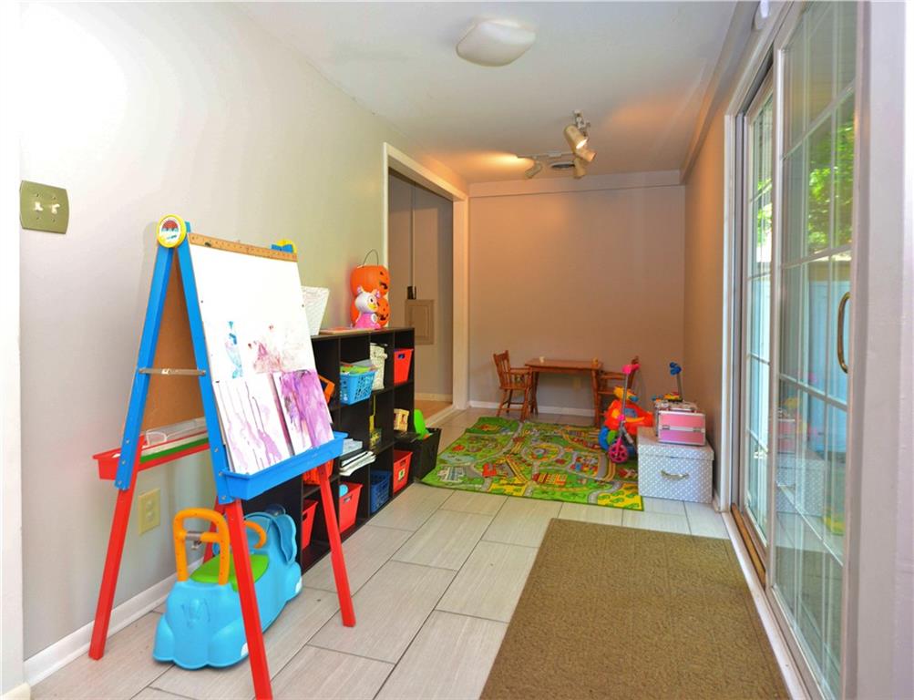 4824 Victoria Road Indianapolis, IN 46228 - Photo 13 of 28 Gallery Image 13