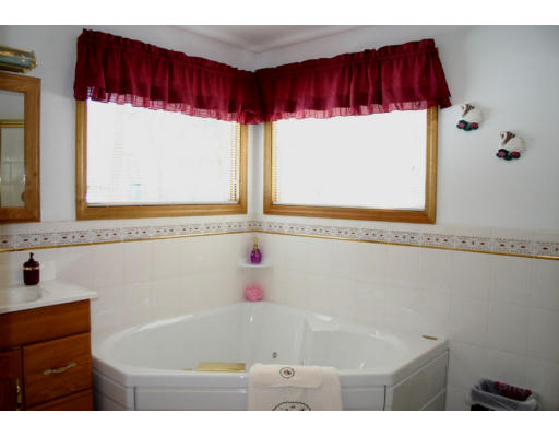 237 Main Street Wayland, MA 01778 - Photo 8 of 10 Gallery Image 8