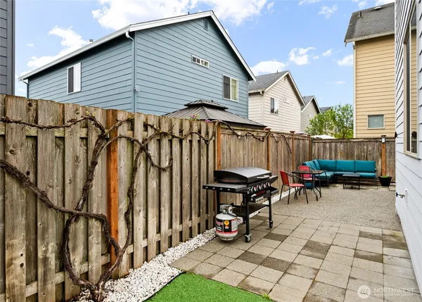 $624,999 | 10045 1st Street Northeast, Lake Stevens, WA 98258