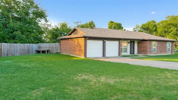 $289,900 | 1500 High Ridge Road, Benbrook, TX 76126