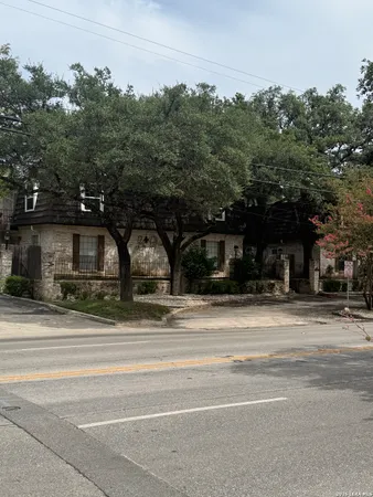 $1,575 | 8030 Broadway, San Antonio, TX 78209